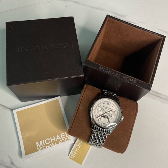 NEW Michael Kors Silver Amelia Watch MK6180 - Picture 3 of 9